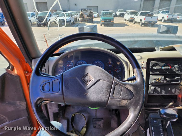 image for item DC6187 2009 International 7600  dump truck