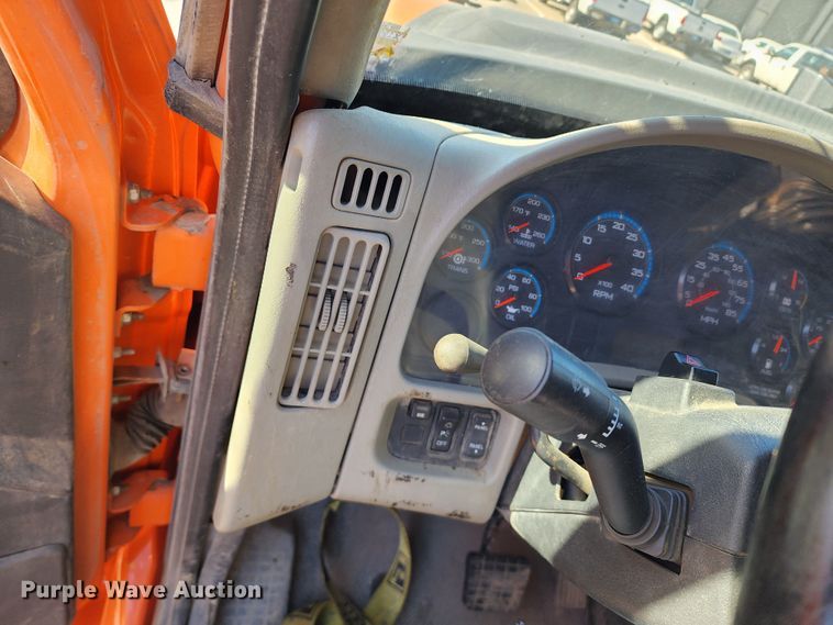 image for item DC6187 2009 International 7600  dump truck