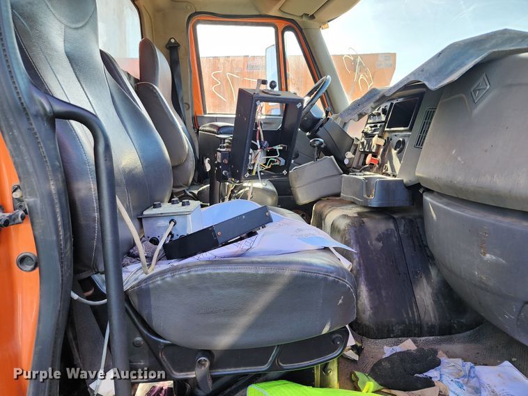 image for item DC6187 2009 International 7600  dump truck