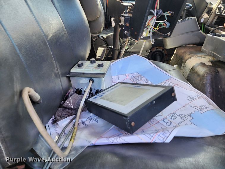 image for item DC6187 2009 International 7600  dump truck