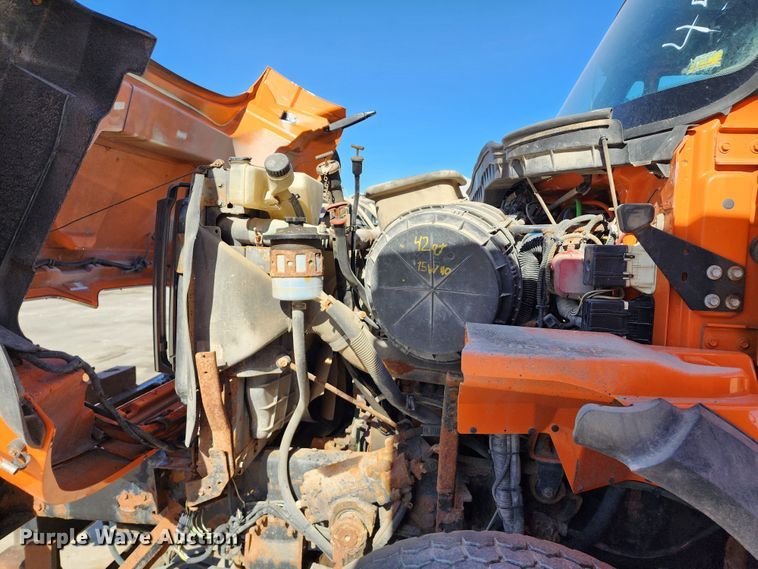 image for item DC6187 2009 International 7600  dump truck