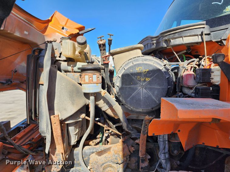 image for item DC6187 2009 International 7600  dump truck