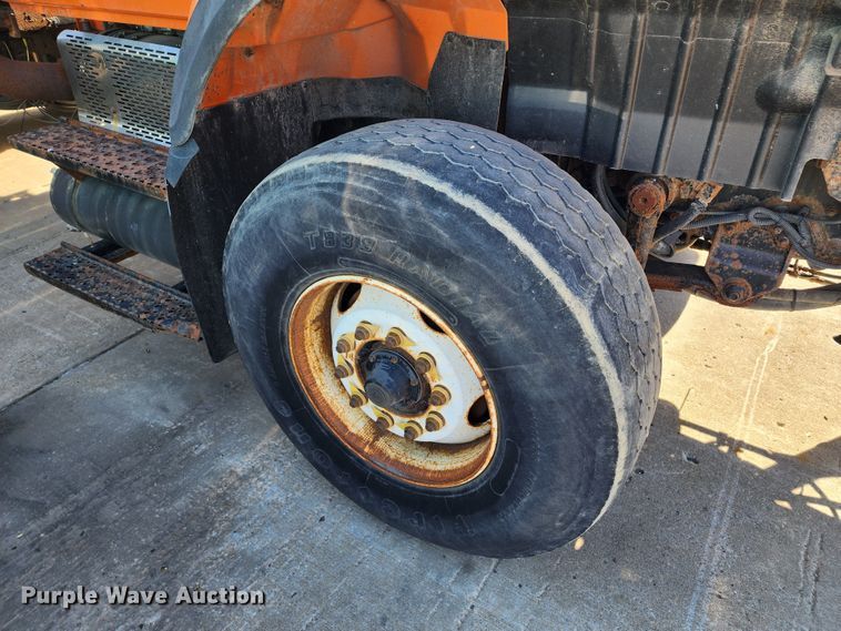 image for item DC6187 2009 International 7600  dump truck