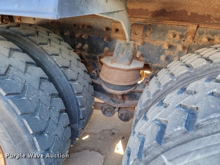 image for item DC6187 2009 International 7600  dump truck