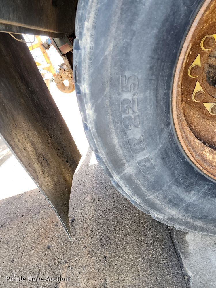 image for item DC6187 2009 International 7600  dump truck