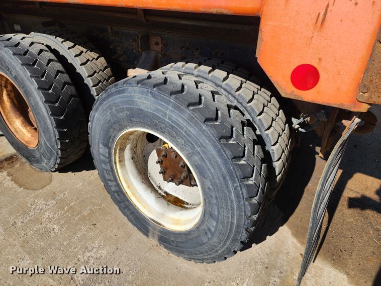 image for item DC6187 2009 International 7600  dump truck