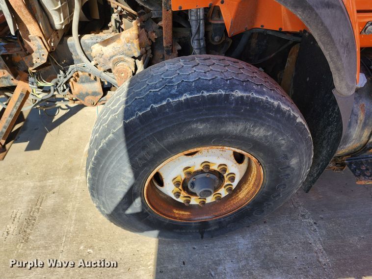 image for item DC6187 2009 International 7600  dump truck