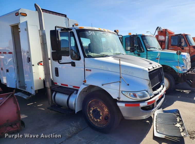 image for item DC6188 2013 International 4300  utility / service truck