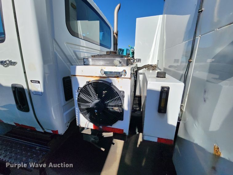 image for item DC6188 2013 International 4300  utility / service truck