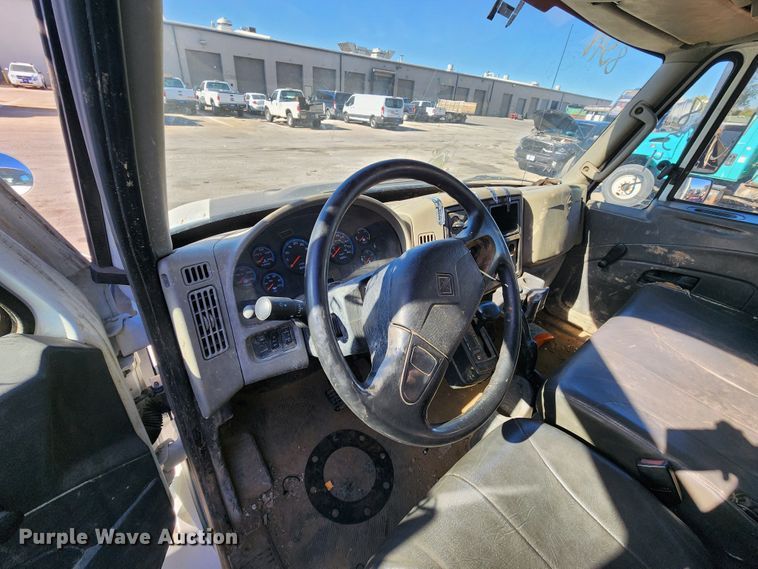 image for item DC6188 2013 International 4300  utility / service truck