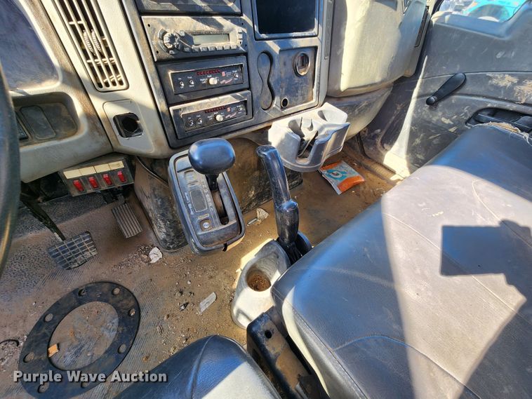 image for item DC6188 2013 International 4300  utility / service truck