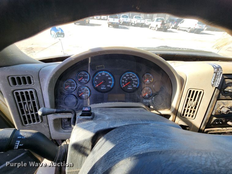 image for item DC6188 2013 International 4300  utility / service truck