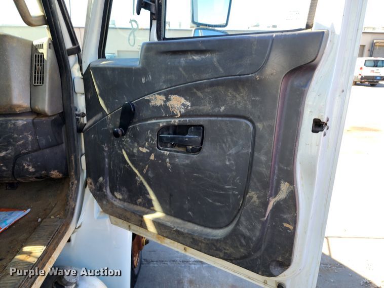 image for item DC6188 2013 International 4300  utility / service truck