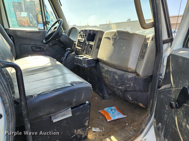 image for item DC6188 2013 International 4300  utility / service truck