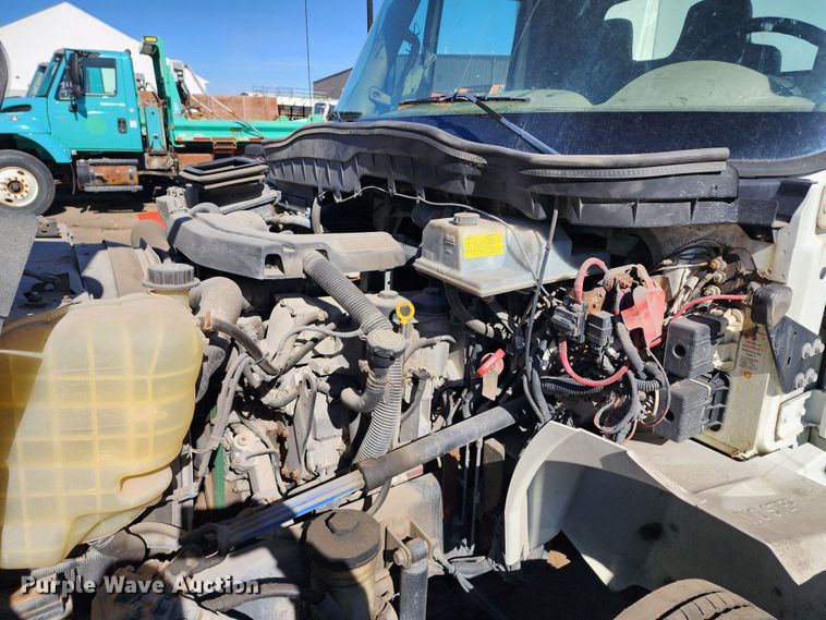 image for item DC6188 2013 International 4300  utility / service truck