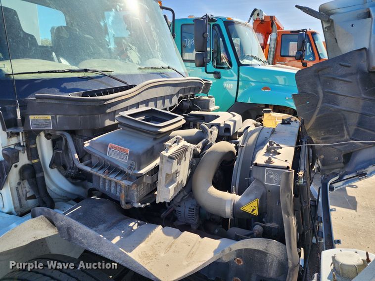 image for item DC6188 2013 International 4300  utility / service truck