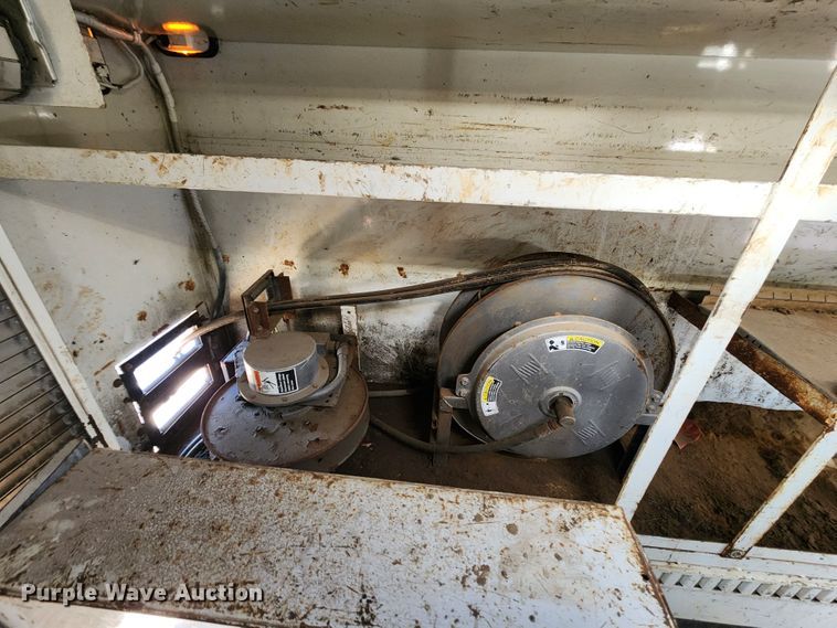 image for item DC6188 2013 International 4300  utility / service truck