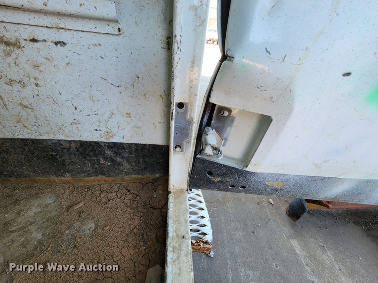 image for item DC6188 2013 International 4300  utility / service truck