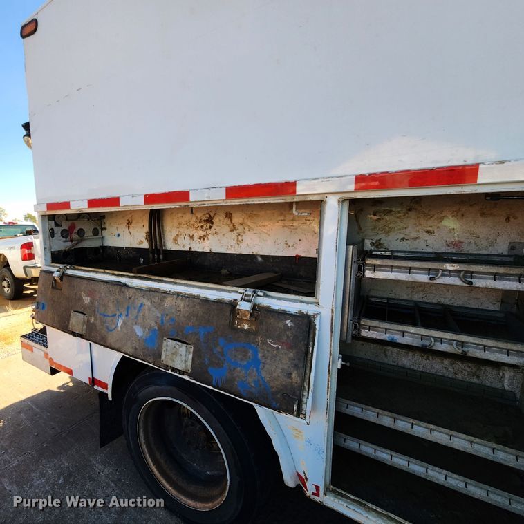 image for item DC6188 2013 International 4300  utility / service truck