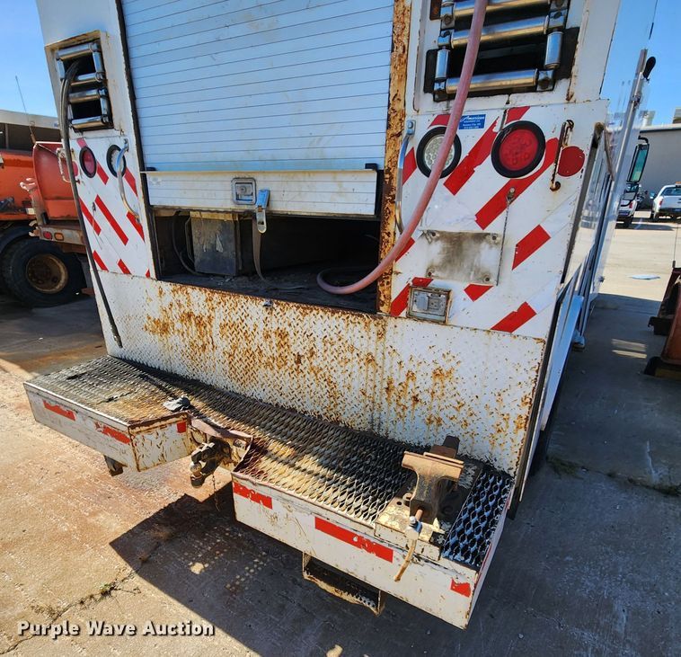 image for item DC6188 2013 International 4300  utility / service truck