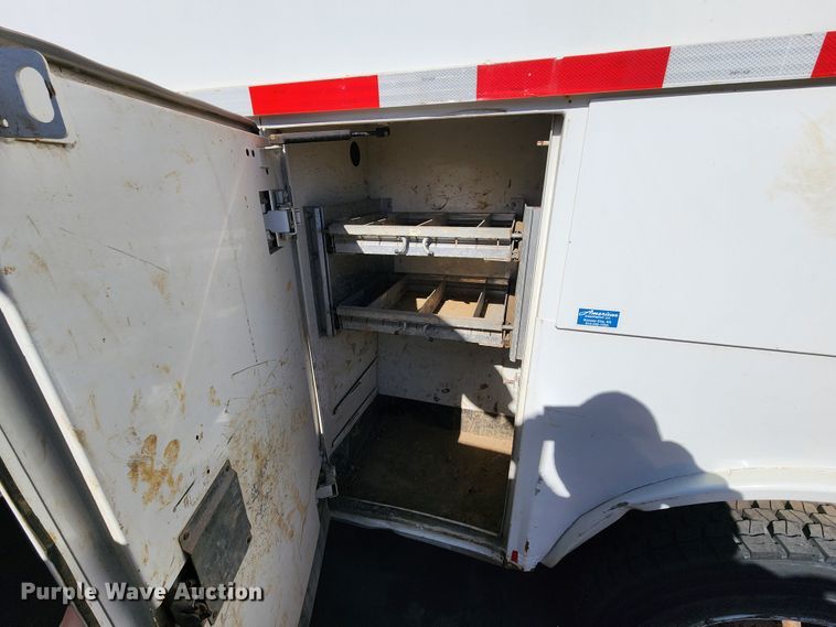 image for item DC6188 2013 International 4300  utility / service truck