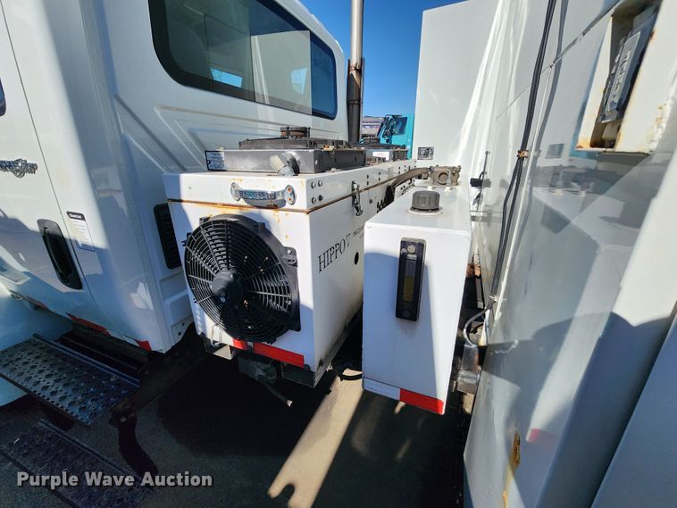 image for item DC6188 2013 International 4300  utility / service truck