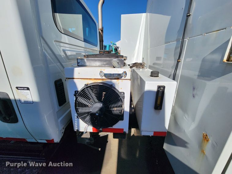 image for item DC6188 2013 International 4300  utility / service truck