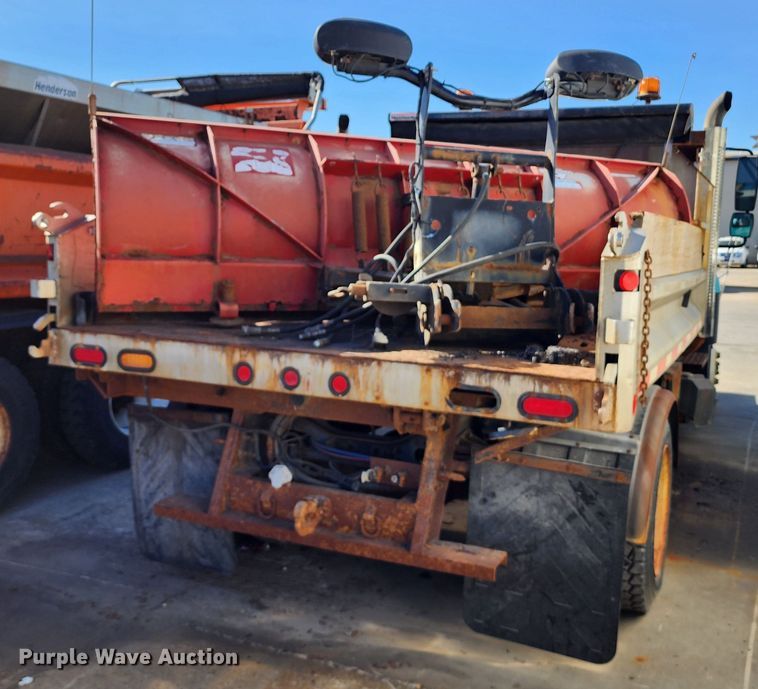 image for item DC6189 2007 International 7300  dump truck