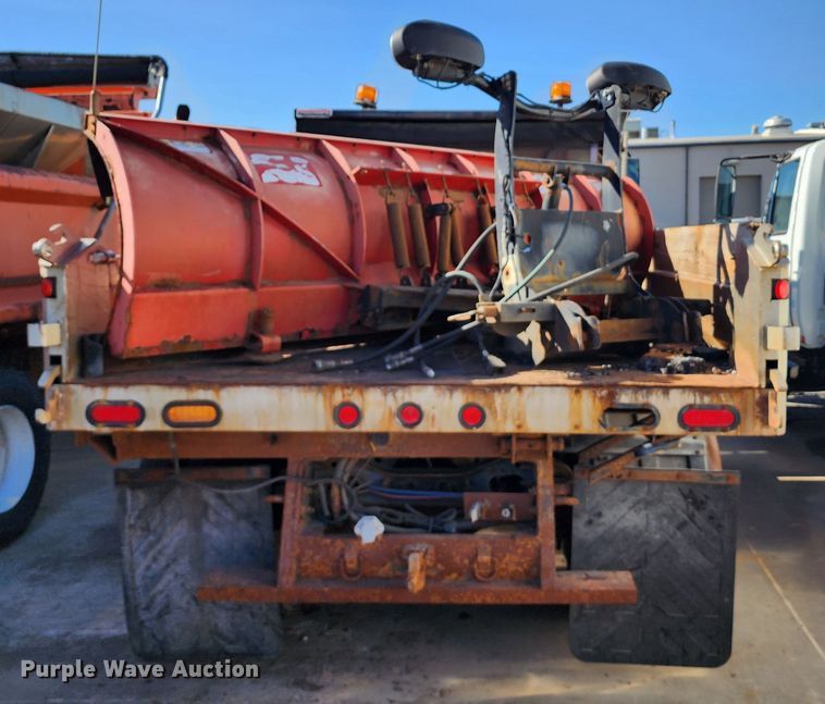 image for item DC6189 2007 International 7300  dump truck