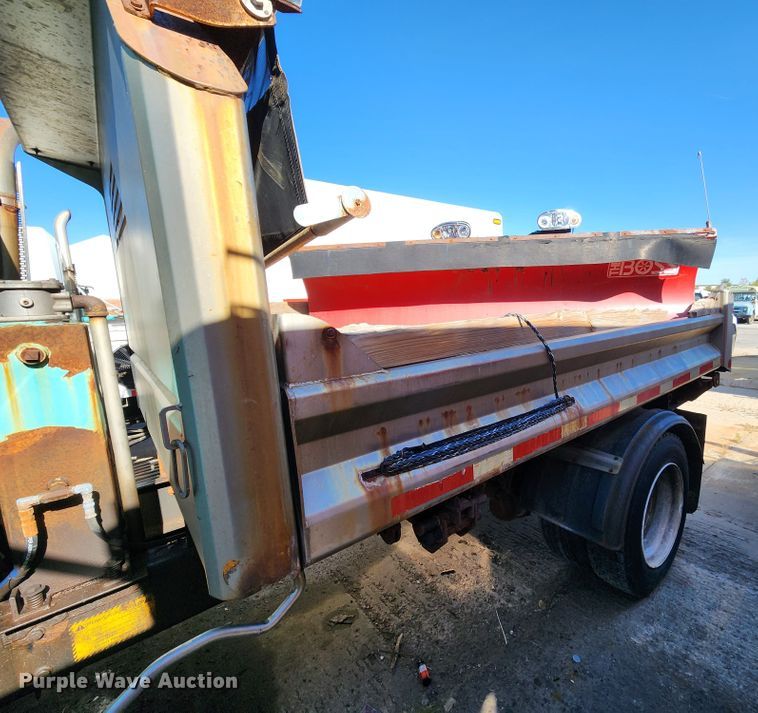 image for item DC6189 2007 International 7300  dump truck