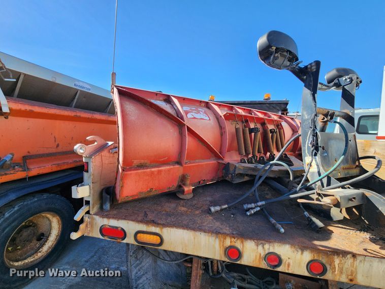 image for item DC6189 2007 International 7300  dump truck