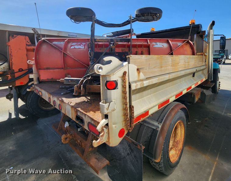 image for item DC6189 2007 International 7300  dump truck