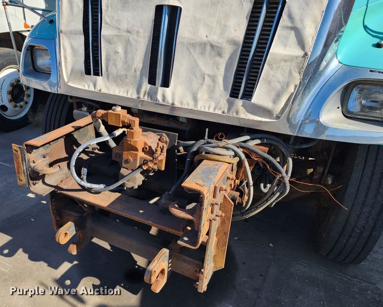 image for item DC6189 2007 International 7300  dump truck