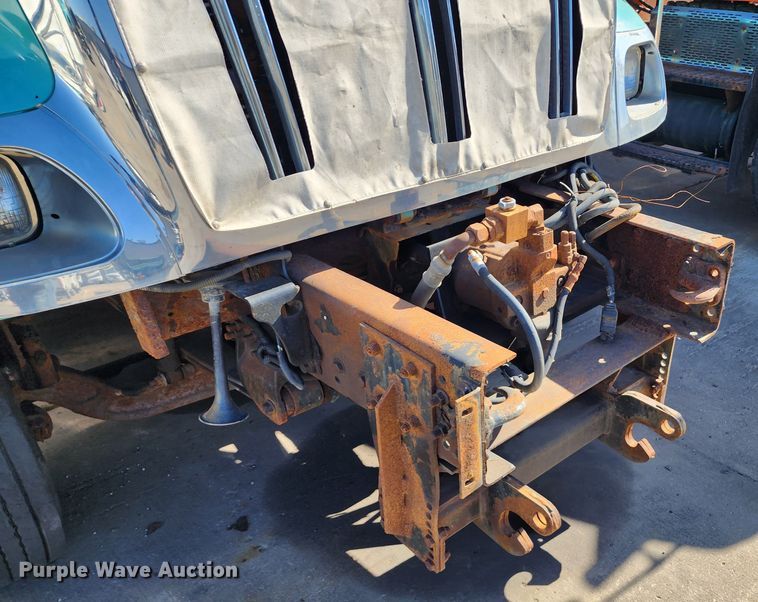 image for item DC6189 2007 International 7300  dump truck