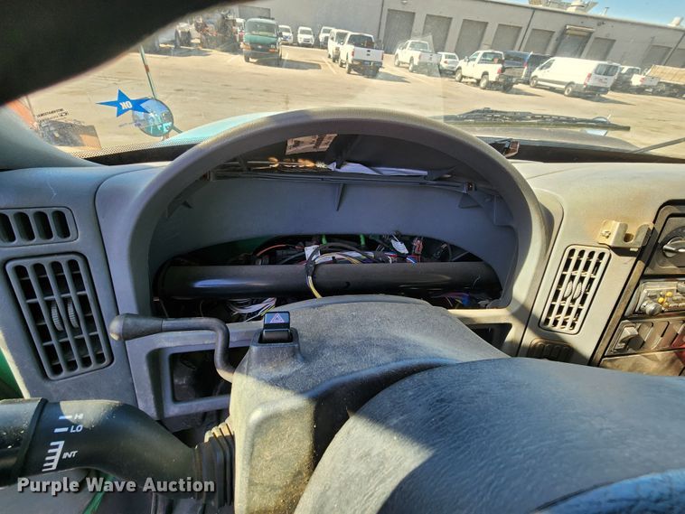 image for item DC6189 2007 International 7300  dump truck