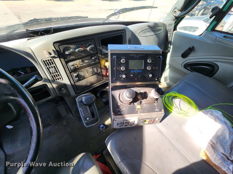 image for item DC6189 2007 International 7300  dump truck