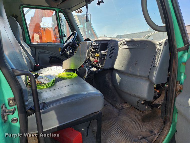 image for item DC6189 2007 International 7300  dump truck