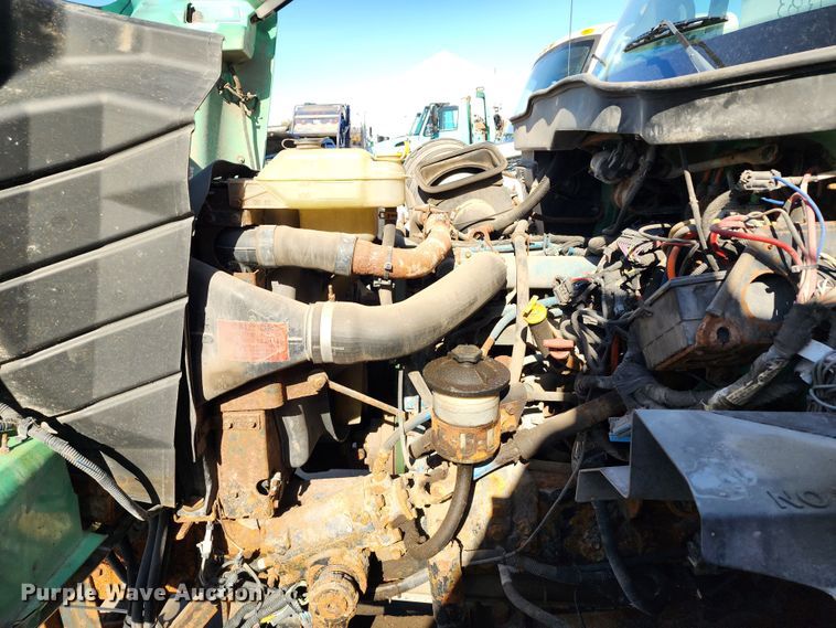 image for item DC6189 2007 International 7300  dump truck