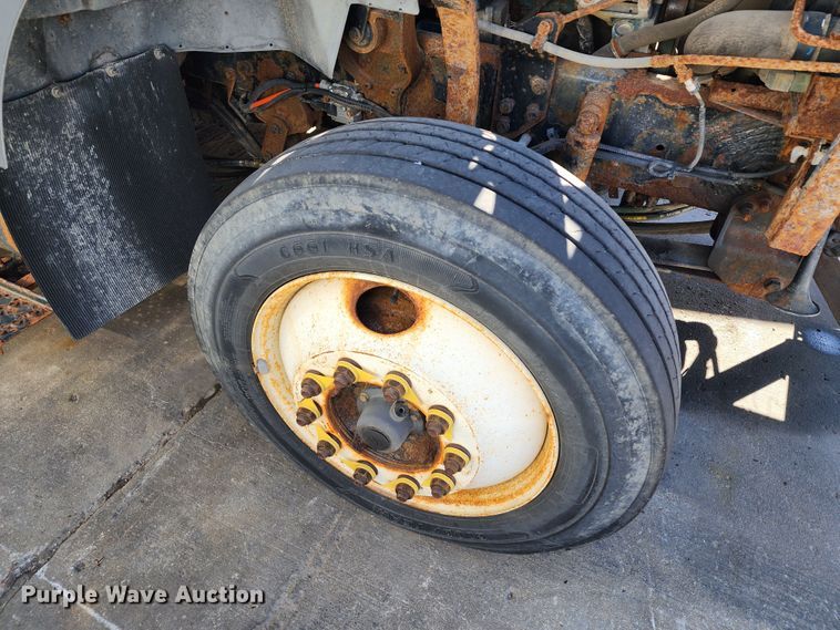 image for item DC6189 2007 International 7300  dump truck