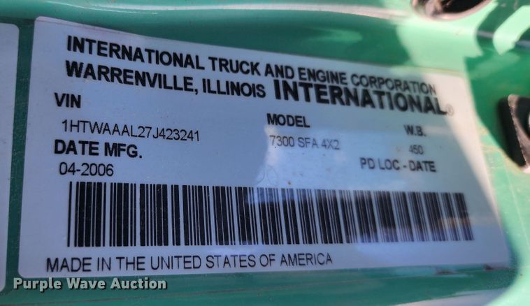 image for item DC6189 2007 International 7300  dump truck