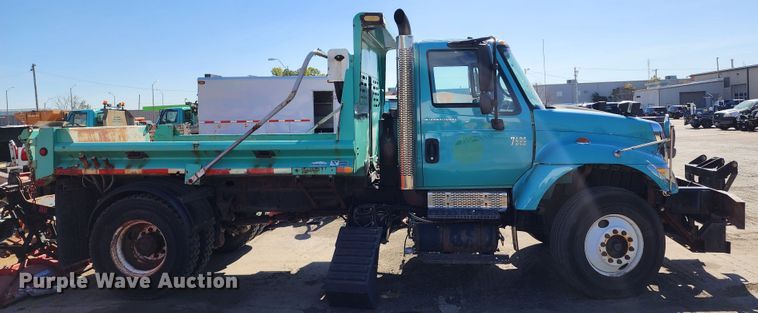 image for item DC6190 2007 International 7400  dump truck