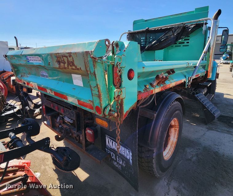 image for item DC6190 2007 International 7400  dump truck