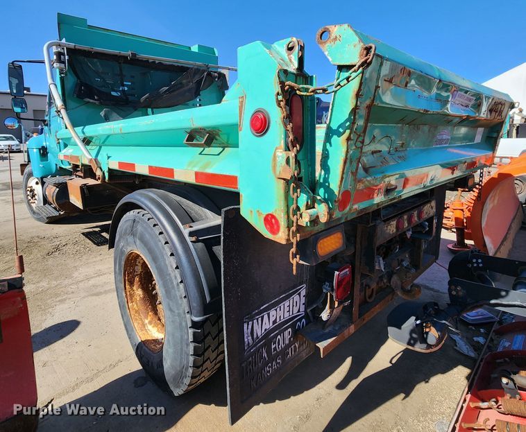 image for item DC6190 2007 International 7400  dump truck