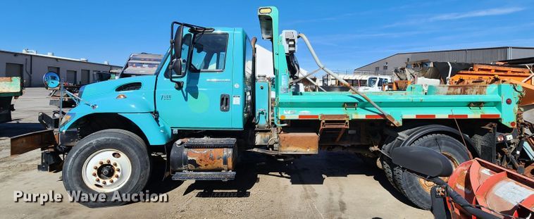 image for item DC6190 2007 International 7400  dump truck