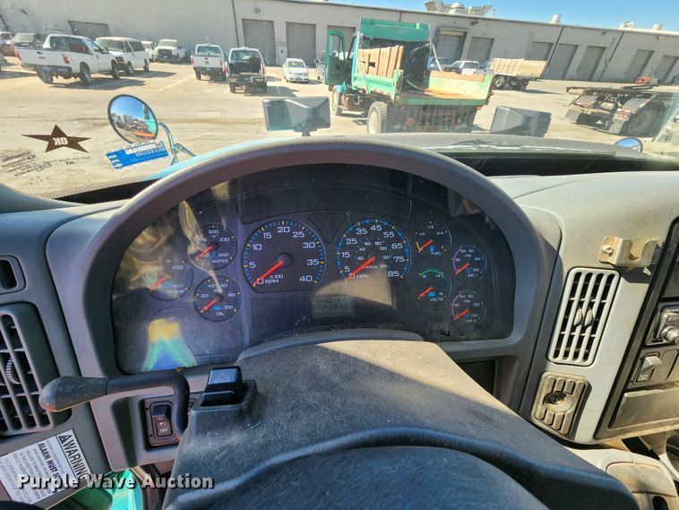 image for item DC6190 2007 International 7400  dump truck