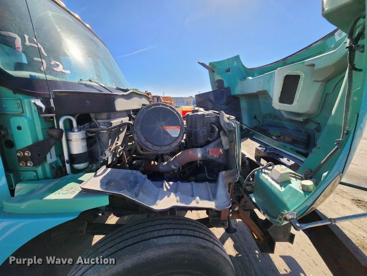 image for item DC6190 2007 International 7400  dump truck