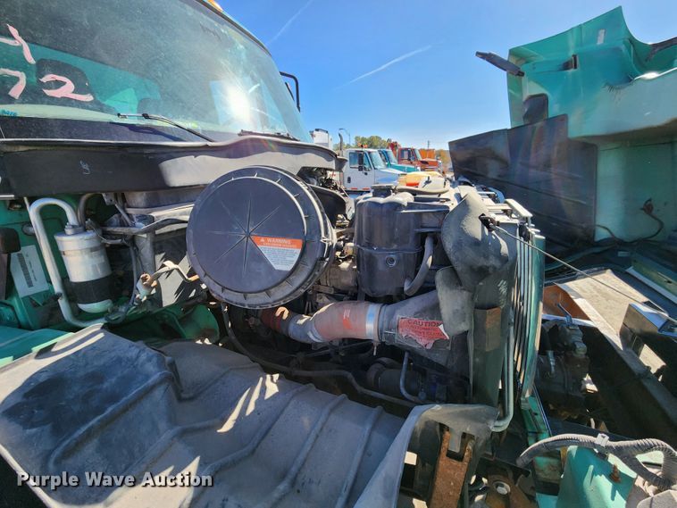 image for item DC6190 2007 International 7400  dump truck