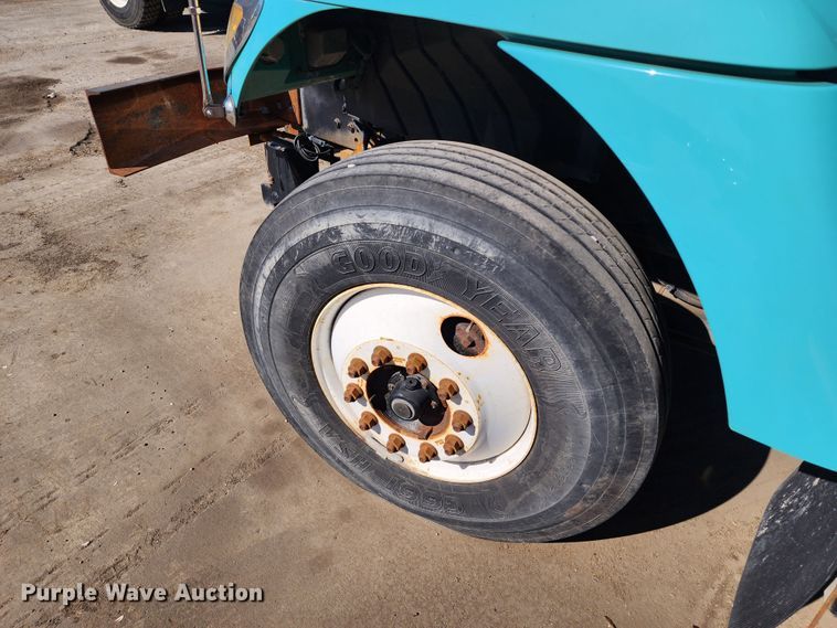 image for item DC6190 2007 International 7400  dump truck