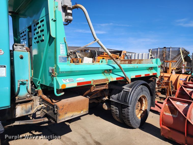 image for item DC6190 2007 International 7400  dump truck