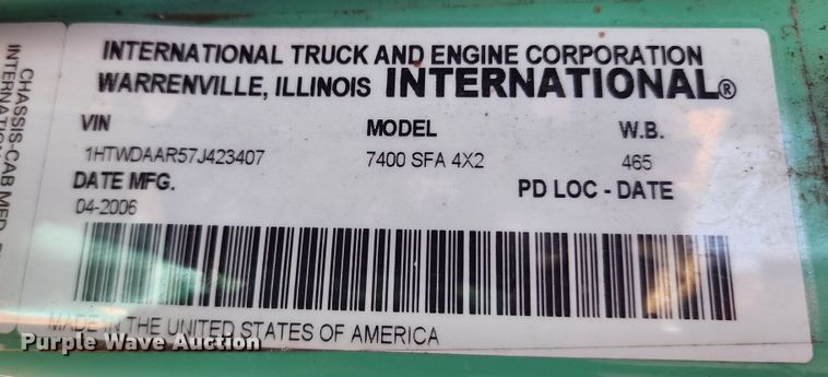 image for item DC6190 2007 International 7400  dump truck